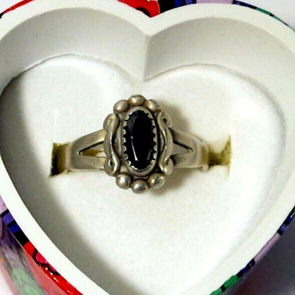 Vintage WM 925 Sterling Silver Ring with Onyx Stone - Size 5.5 - Picture 1 of 8
